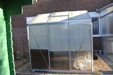 Whirlpool mit Gartenhaus