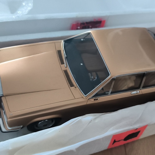 Bos rolls royce - carmague, 1/18