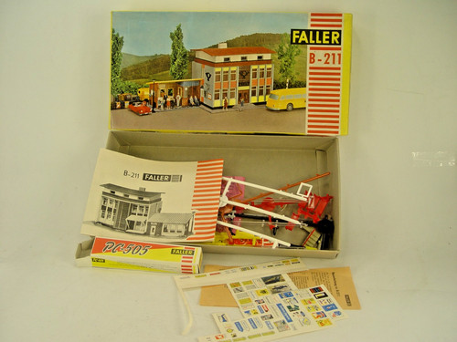 Leerkarton postamt faller - -,