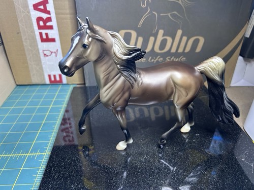 Breyer classic grullo - breyer,