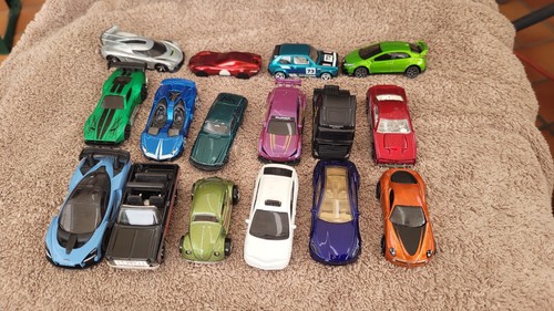 Konvolut hot wheels - 1:64,