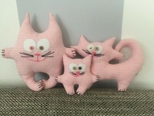 3 x lustige Mieze Katzen Stofftiere Spielzeug Deko Kuscheltiere Handarbeit neu