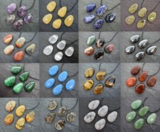 EDELSTEIN ANHÄNGER mit BAND Kette Trommelstein gebohrt CABOCHON/TROPFEN/FREEFORM