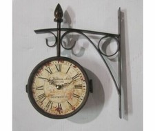 Wanduhr Aus Metall Vintage