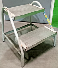 Zarges Arbeitspodest 2-stufig Z600 42 951 Treppe, Arbeitstritt, Podesttreppe Alu