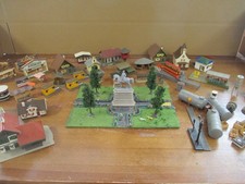 Vollmer u.a. H0 Gebäude Set Div. Häuser Denkmal Marktstand u.a. ohne OVP ZP909