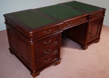 Partner-Schreibtisch