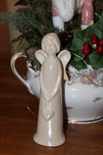 Keramikengel weiß, perlmuttfarben, H 18 cm, Engel, Dekoengel, Engel mit Herz