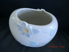 Goebel Vase / pastellblaue Blüten - Oeslauer Manufaktur