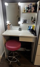 Schminktisch mit Beleuchtung