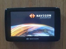 Navigationsgerät NAVIGON Canada 310 mit Zubehörpaket: Autoladgerät und Halterung