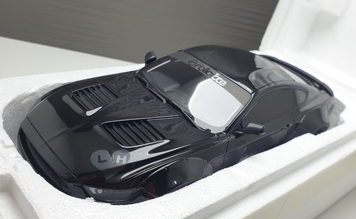 Ford mustang toshi - 1:18,