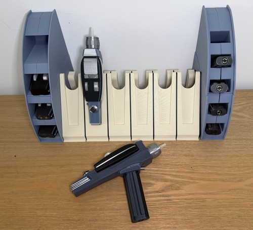Star trek tos phaser locker - star,