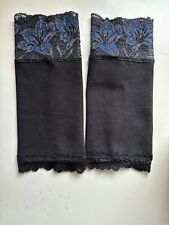 Handstulpen Armstulpen Öko-Jersey schwarz Punk Gothic schwarz-blaue Spitze 22 cm