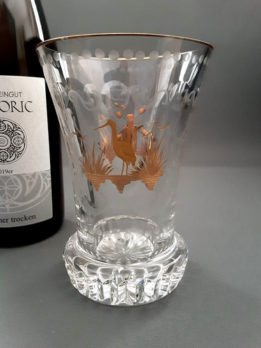 Ein antiker weinbecher - ein,