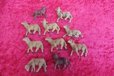 10 schöne ,alte Tier-Figuren ,Krippenfiguren .. , 8 Schafe + 2 Hunde  .