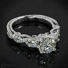 Umwerfend 2.00 Karat Weiß