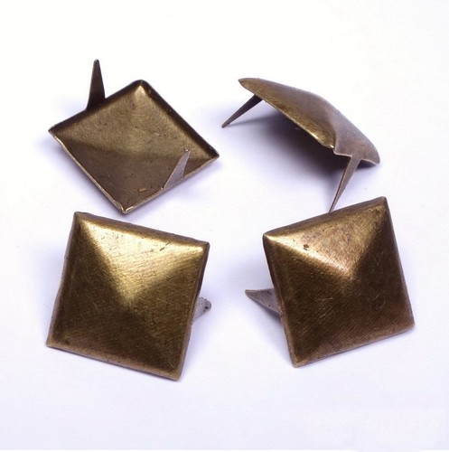 Zierniete pyramide vintage - pyramide,