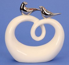 Skulptur mit zwei Vögeln 