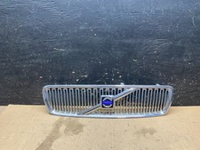 2001 to 2004 Volvo V70   Front
