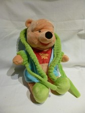 Nicotoy Disney Stofftier Kuscheltier Bär Winnie Pooh  ca. 28 cm. im Bademantel
