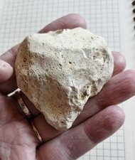 Faustkeil......Biface