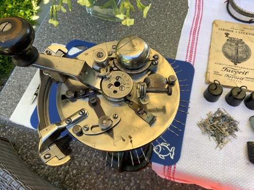 Antike sockenstrickmaschine - antike,