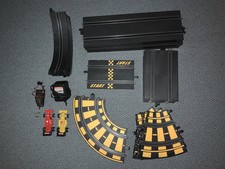 Carrera Car Racing alte Carrera Rennbahn mit 2 Rennwagen defekt!