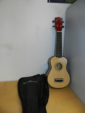 Martin Smith Soprano Ukulele with Ukulele Bag Mini Gitarre mit Tasche