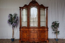 Nr.1528 Annibale Colombo Vitrine Barock Wurzelholzfurnier Nussbaum