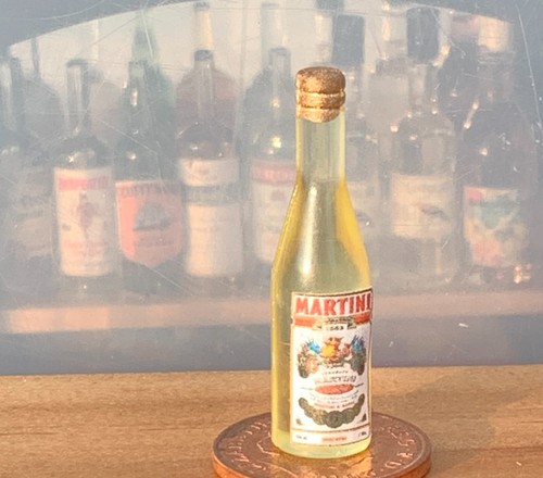 Puppenhaus martini etikett auf - martini,