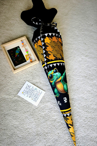 Schultüte dinosaurier design - schultüte, dinosaurier-design