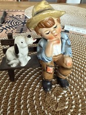 Schlafender Junge mit Hund