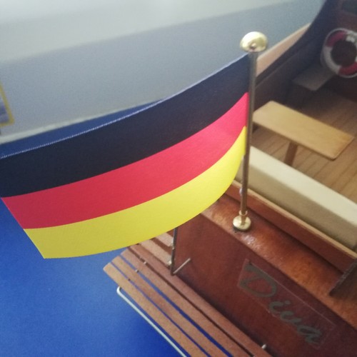 Fahne 93x50mm mit mast aus - d-fahne,