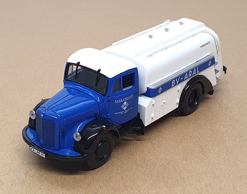 Minichamps scale 439 - scale,