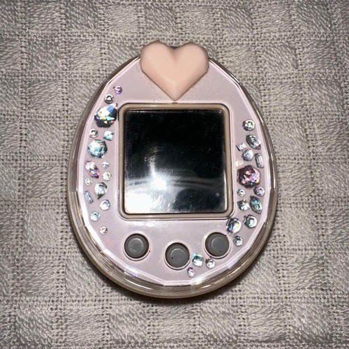 Bandai tamagotchi pink - tamagotchi,