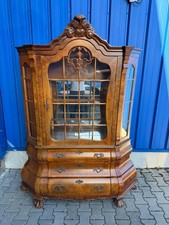 NEO BAROCK VITRINE NUSSBAUM