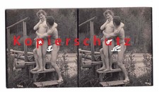 Erotik Fotografie, Vintage Stereofoto, Liebespaar auf Brücke, um 1900