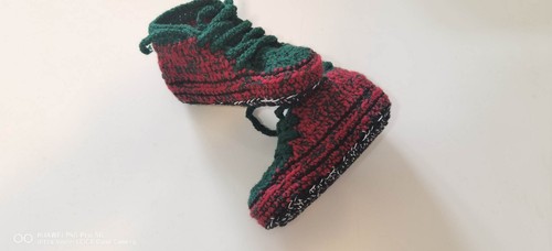 Babyschuhe gehäkelt