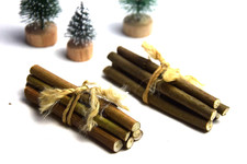 2 x Holzstapel Miniatur Holz