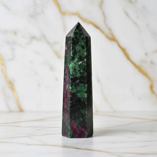 Rubin zoisit obelisk - rubin-zoisit,