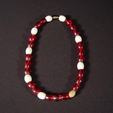 30840) Glasperlenkette Ruanda