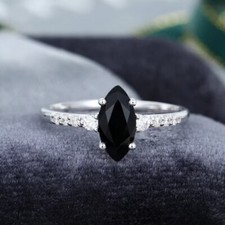 Damen Ring 1,50 Karat Marquise