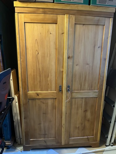 Restaurierter schrank - restaurierter,