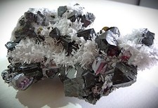 Sphalerit,Galenit,Pyrit,Quarz