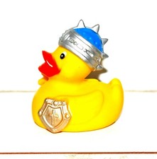 Badeente Quietscheente RITTER Badespielzeug Gummiente Badewannen Deko