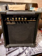 * Kleiner Gitarrenverstärker