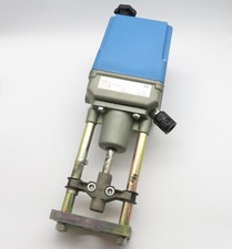 Hubantrieb HORA M200Y Stellantrieb Stellmotor Actuator 24V AC 2kN 2000N Hub 30mm