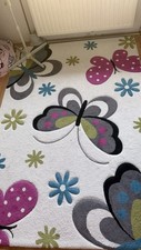 Schmetterlingsteppich für das Kinderzimmer