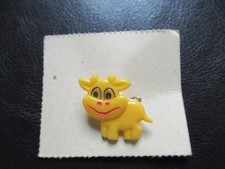 Süße Kuh-Anstecker-Pin-für Kinder-Kindergarten-gelb-unbenutzt-orig.DDR